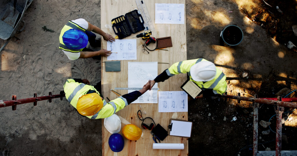 Proactive Risk and Issue Management Across Construction Projects The Challenge
